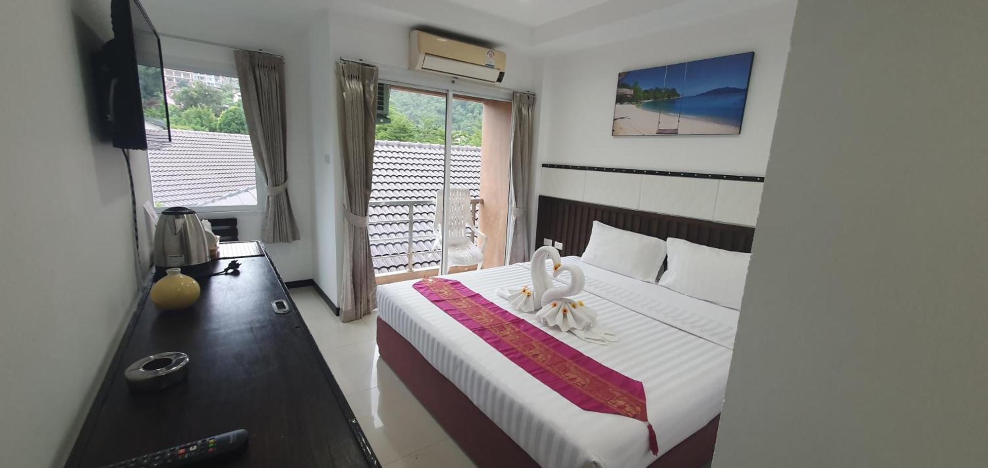 At Home Hotel Patong Exteriör bild