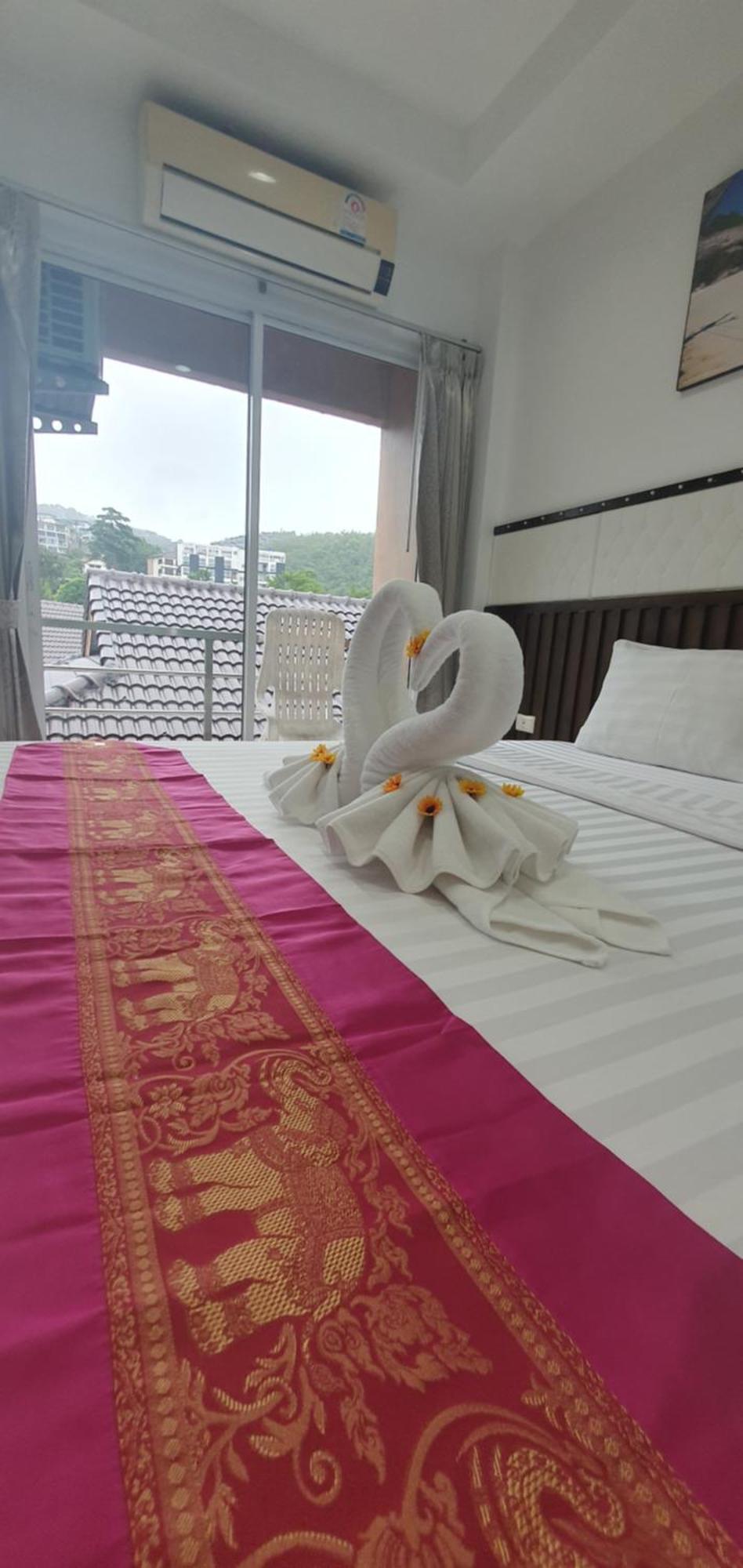 At Home Hotel Patong Exteriör bild